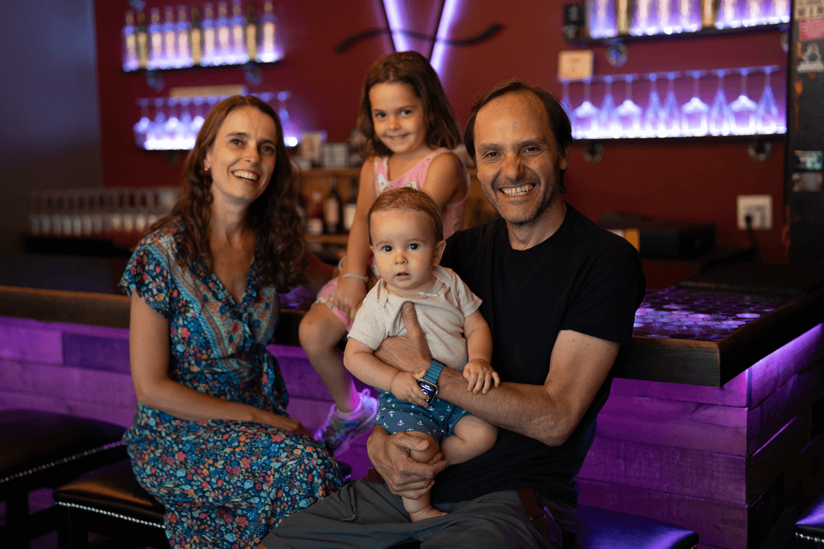 Vinia owners and family